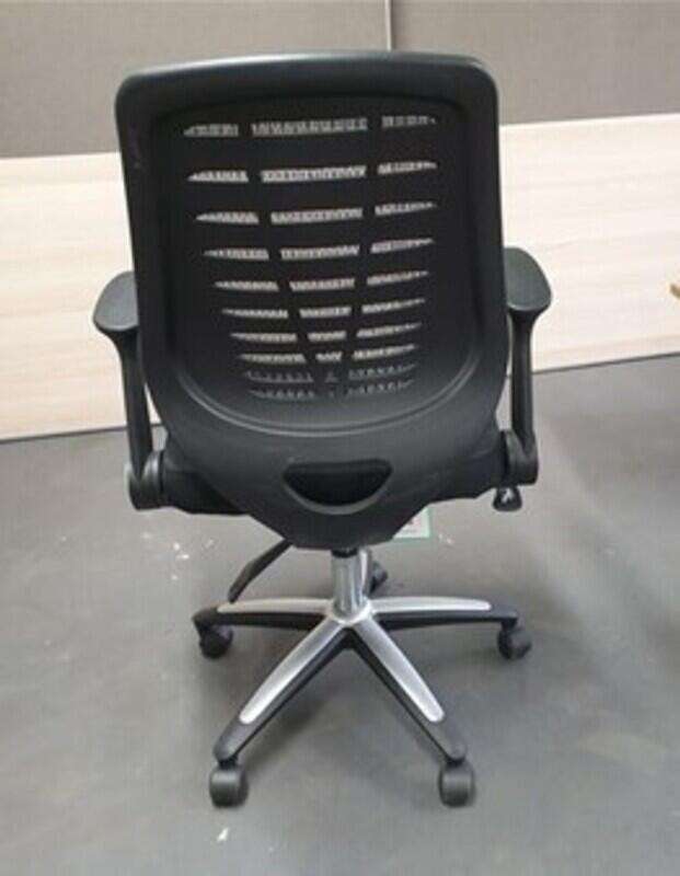 Mesh back chair