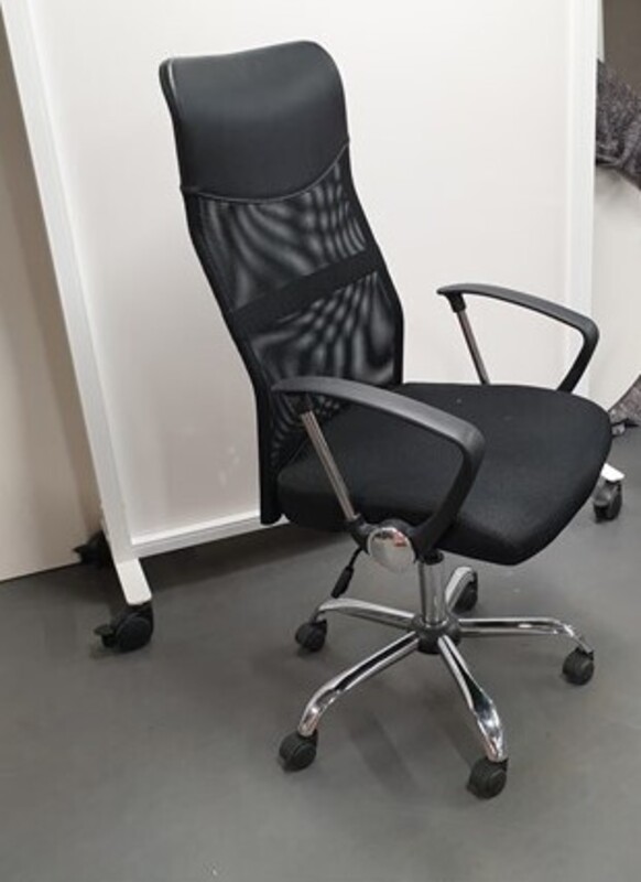 Black high back task chair