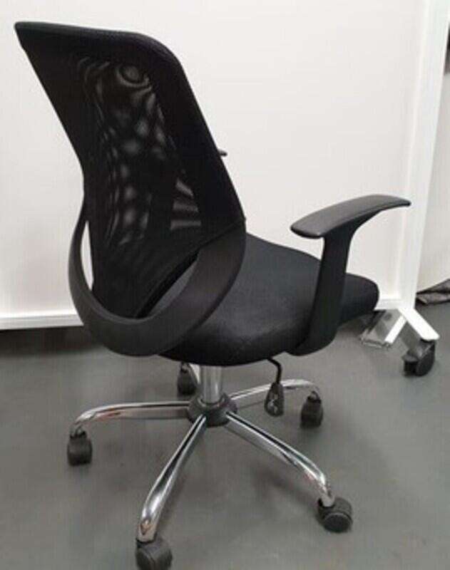 Black mesh back chair