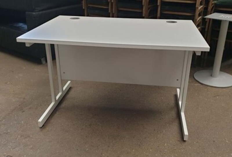 White 1200w cantilever desk