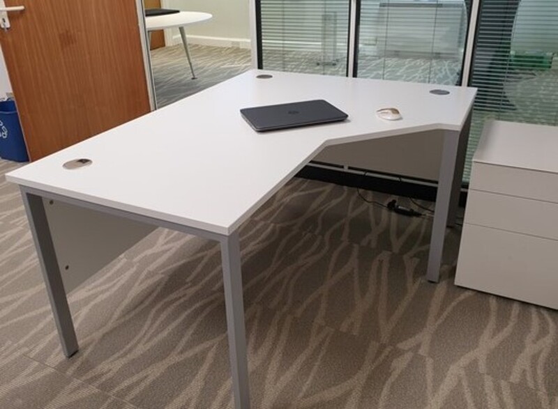 White corner desk right handed