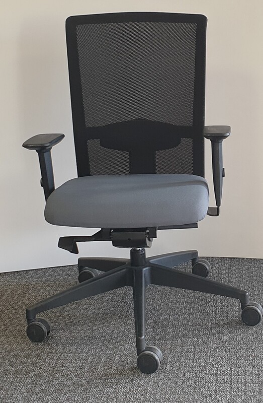 Interstuhl Goal-Air type 2 task chair