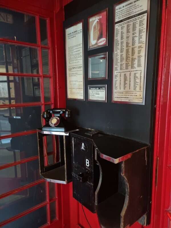 K6 Telephone Booth