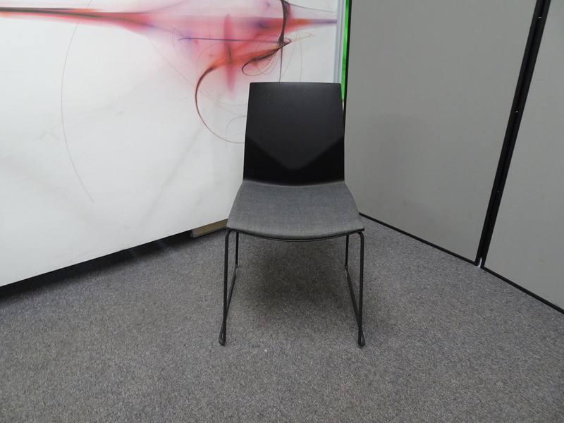 Strand nbspHvass FourCast Line Design Chair