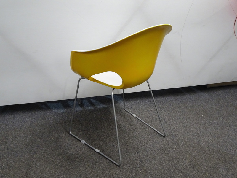 Connection Armchair in Yellow / White Plastic