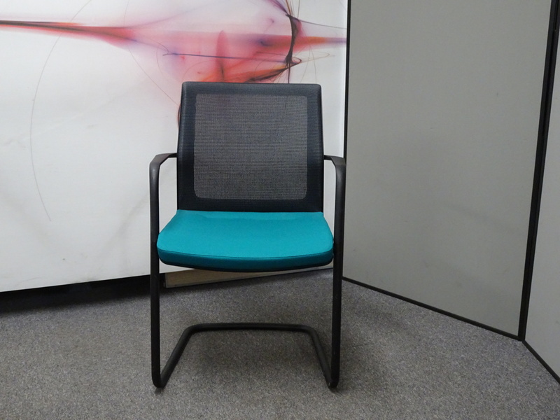 Orangebox Workday Meeting Chair in Turquoise amp Black
