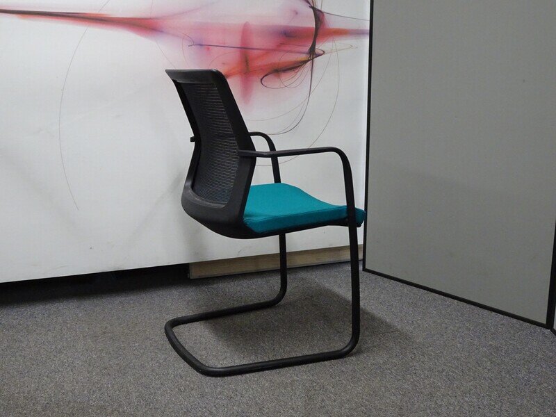 Orangebox Workday Meeting Chair in Turquoise & Black