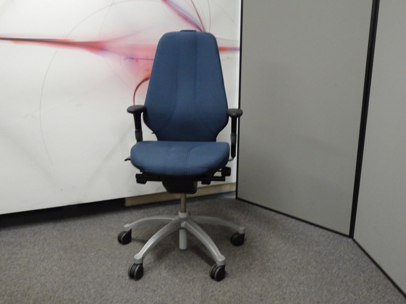 RH Logic 400 task chair in Blue