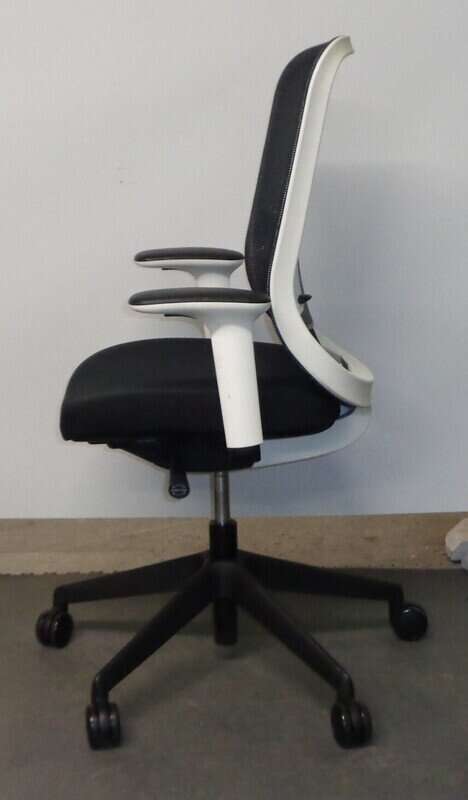 Orangebox DO black and white task chair