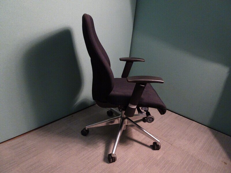 Boss Design Key Black Operator Chair