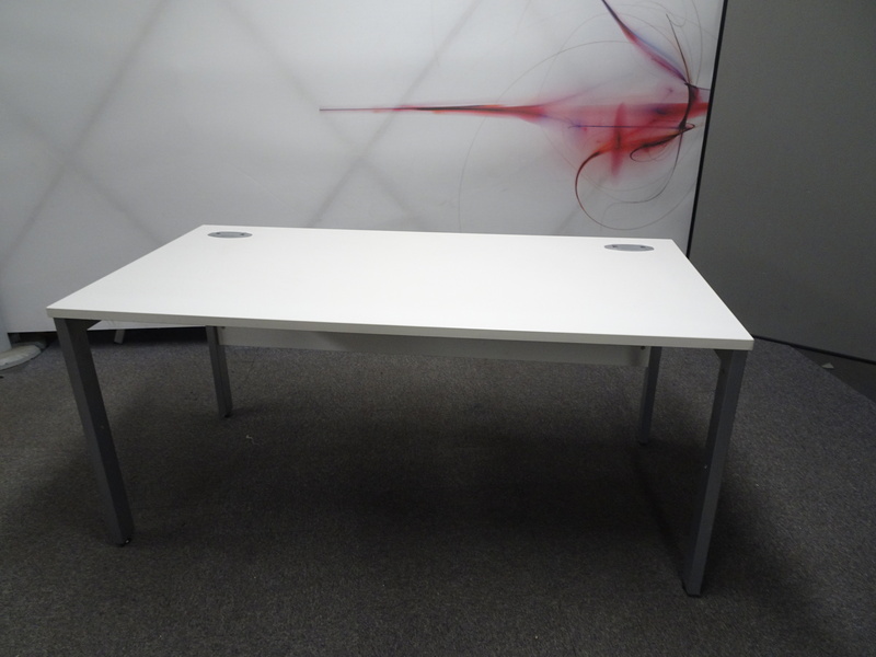 1600w mm Freestanding Desk with White Top and Cable Ports