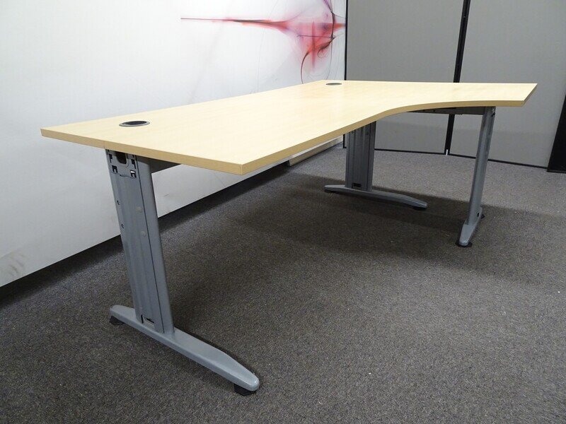 1800w mm Maple Corner Desk