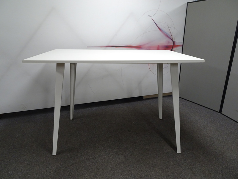 1600w mm High Breakout Table in White