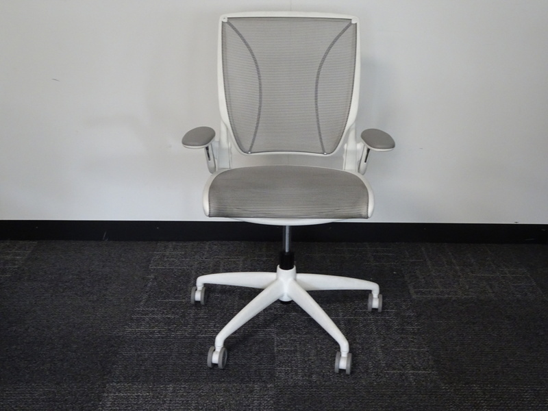 Humanscale Diffrient World Mesh Operator Chair in Grey amp White
