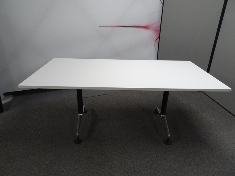 1600w mm White Meeting Table