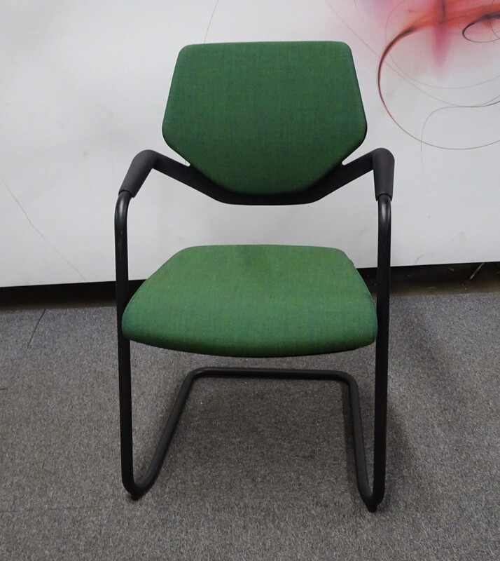 Konig + Neurath Nook Meeting Chair in Green