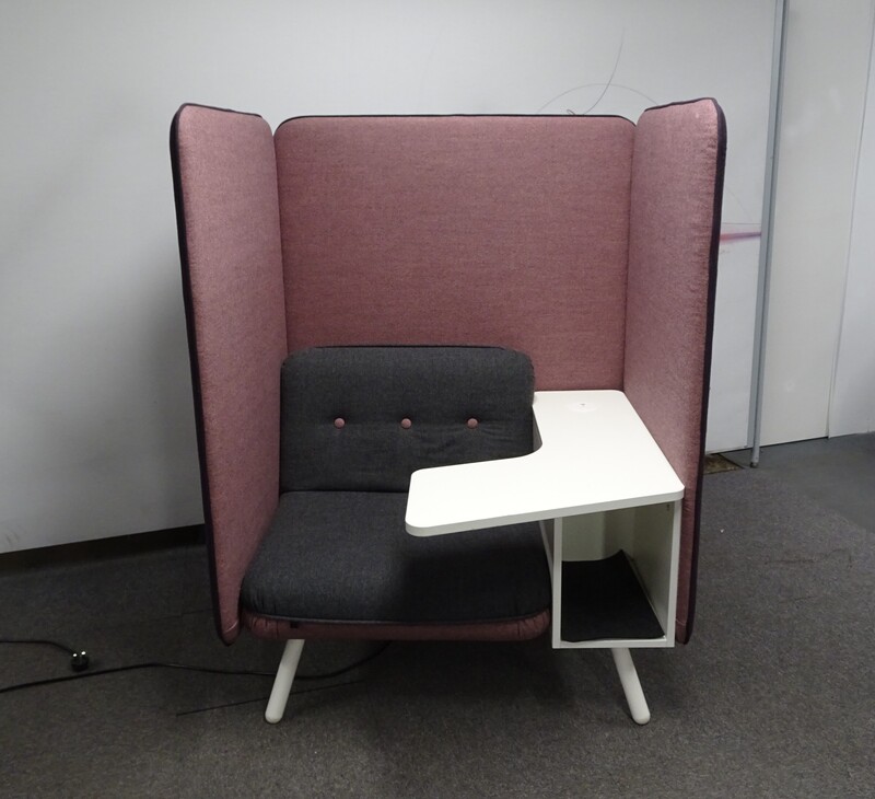 Konig nbspNeurath NETWORKPLACE Single Person Booth