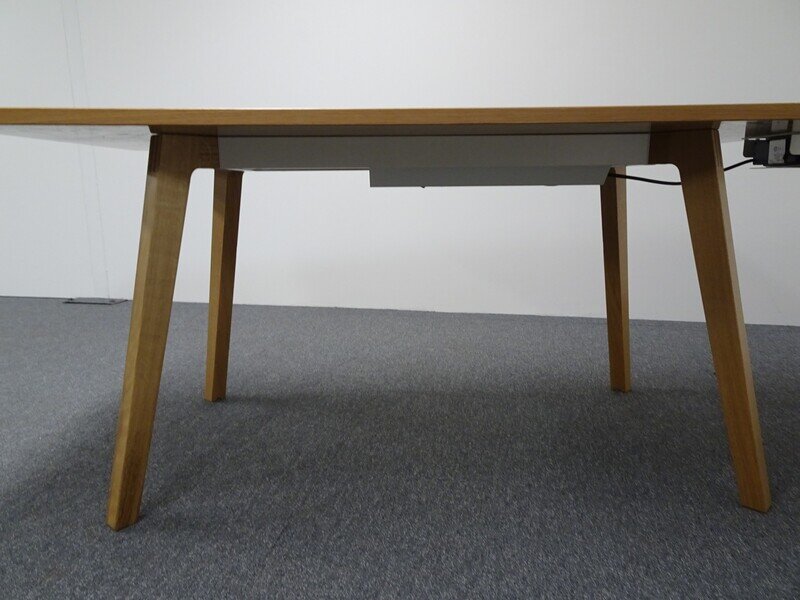 1600w mm Oak Meeting Table 