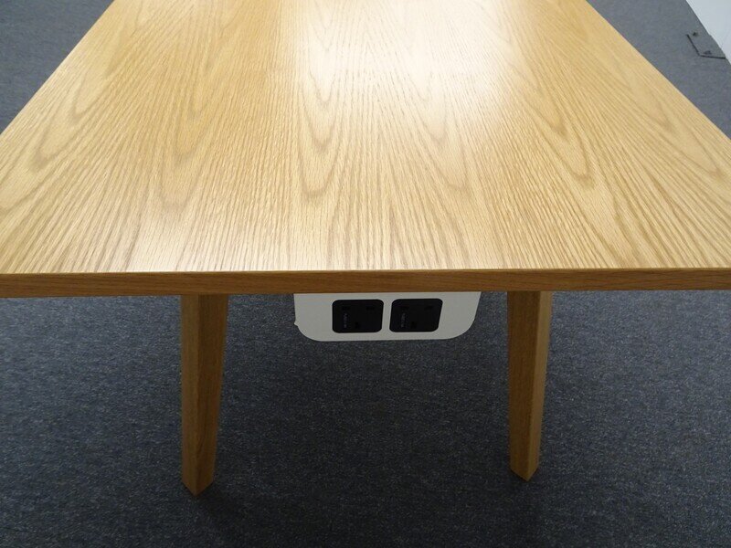 1600w mm Oak Meeting Table 