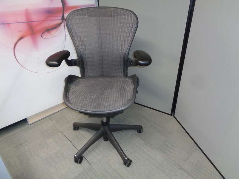 Herman Miller Aeron Tuxedo Chair Size B