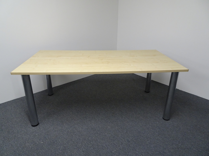1800w mm Maple Freestanding Desk
