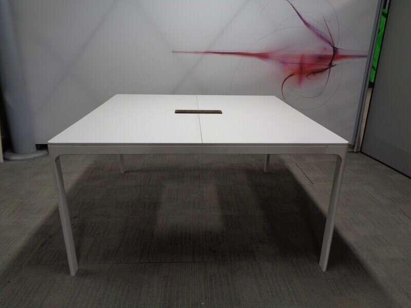 1400sq mm White Meeting Room Table 