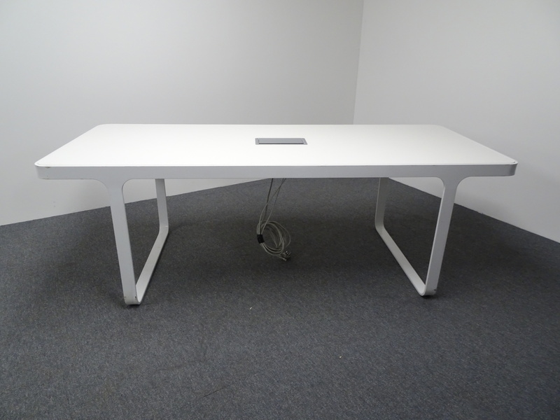 2200w mm Meeting Table with White Top