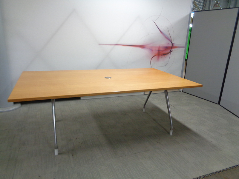 2000 x 1100mm Herman Miller Oak Veneer Boardroom Table