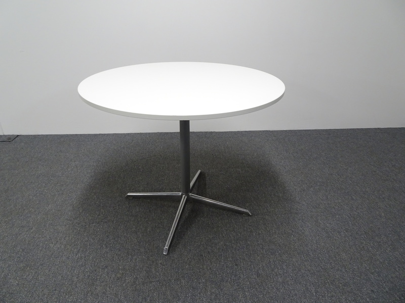 900dia mm Circular Table with White Top