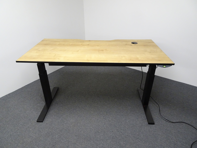 1600w mm Techo Electric Desk with Oak Top