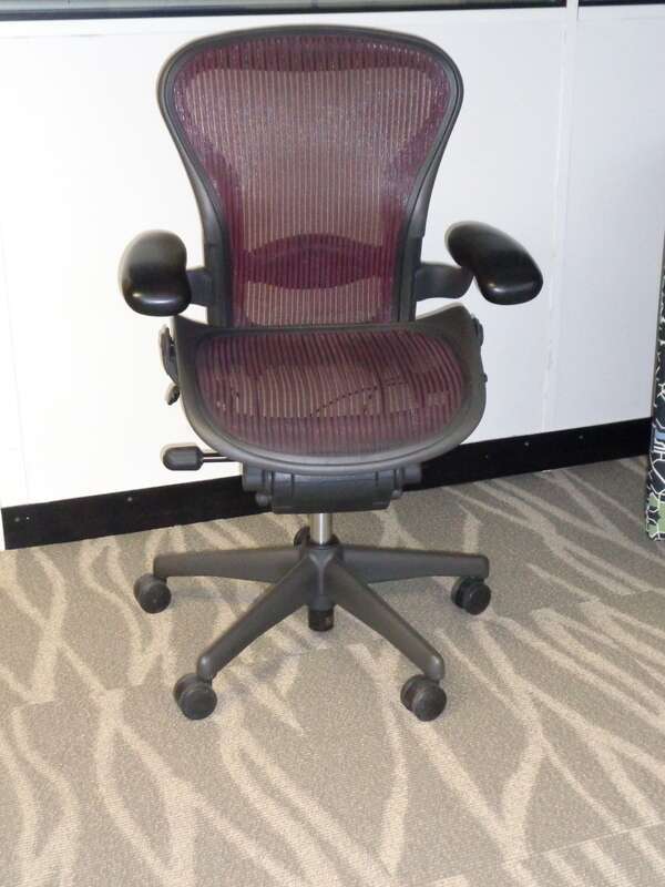 Herman Miller Aeron 3 Lever Fixed Arms Red Mesh Size A