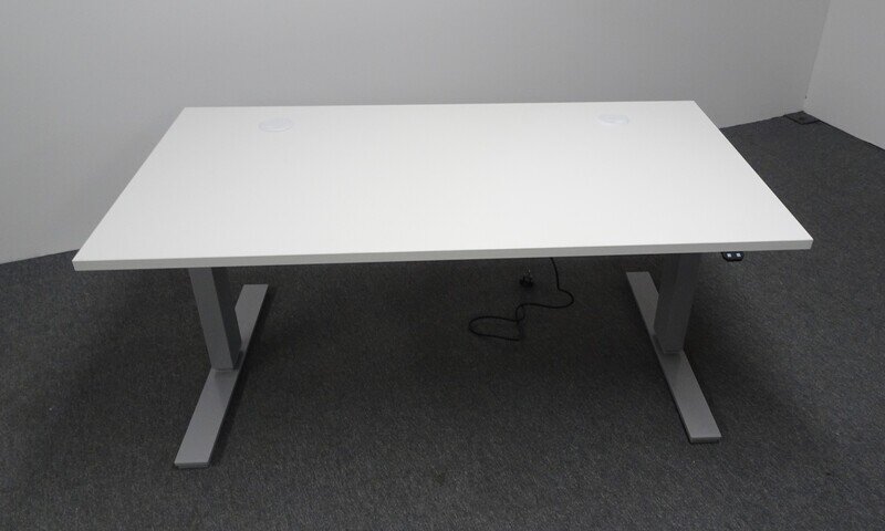 1500w mm Brand New KI Toggle Sit / Stand Desk