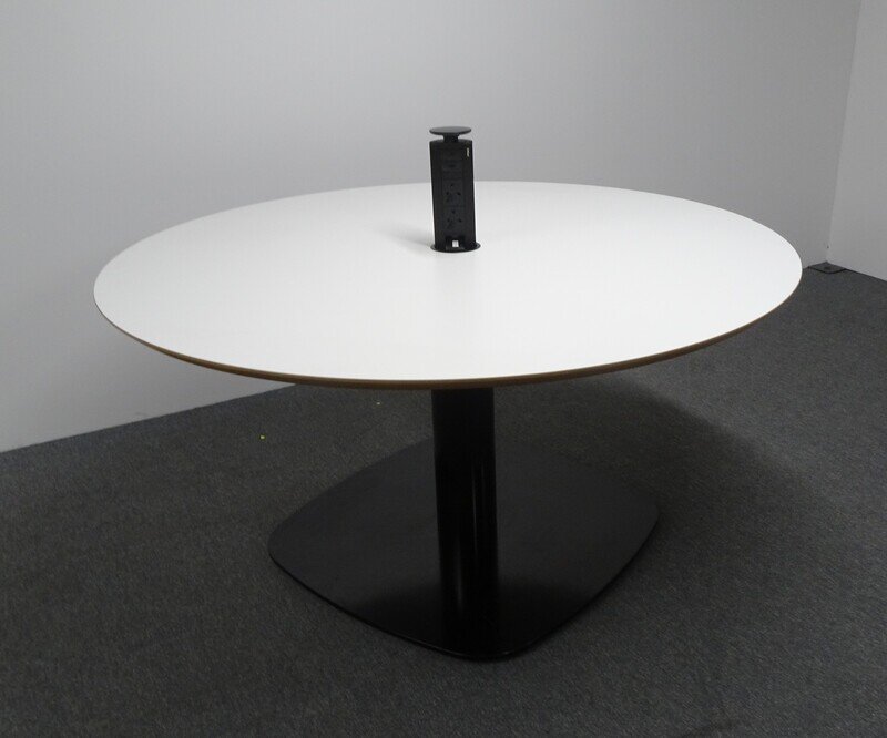 1500dia mm Circular Meeting Table with Pop Up Socket