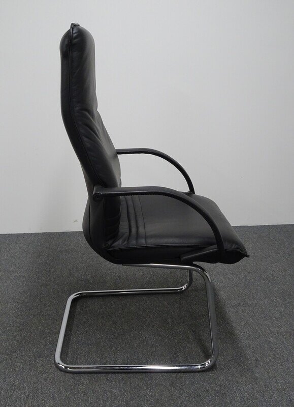 Black High Back Meeting Chair
