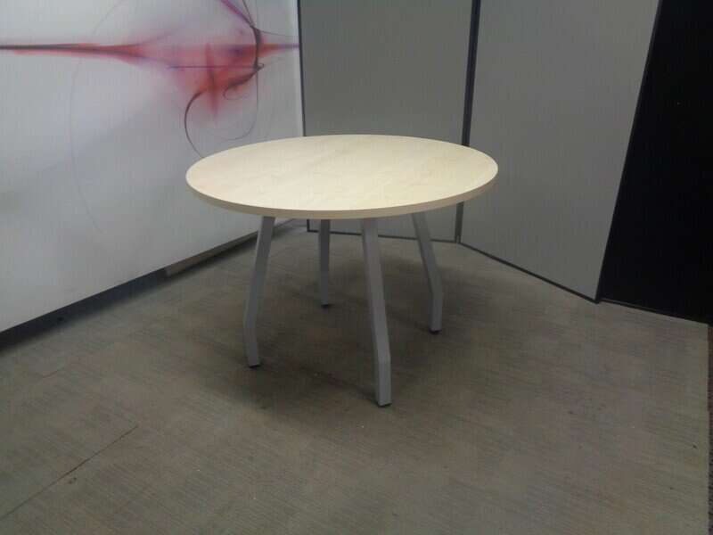 1000dia mm Circular Table with Maple Top