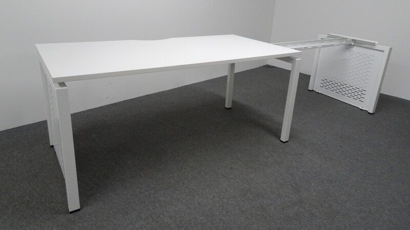 1600w mm Nova Bank of 2 White Bench Desks