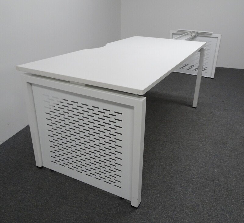 1600w mm Nova Bank of 2 White Bench Desks