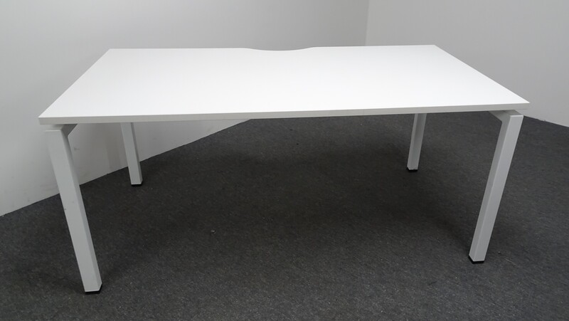 1200-1800w mm Nova White Freestanding Desk