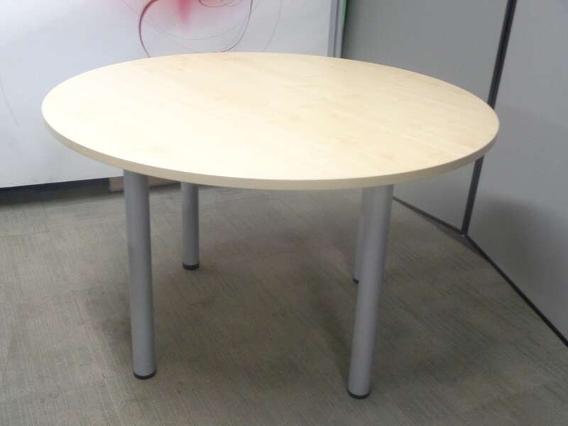 1200dia mm Maple Circular Table