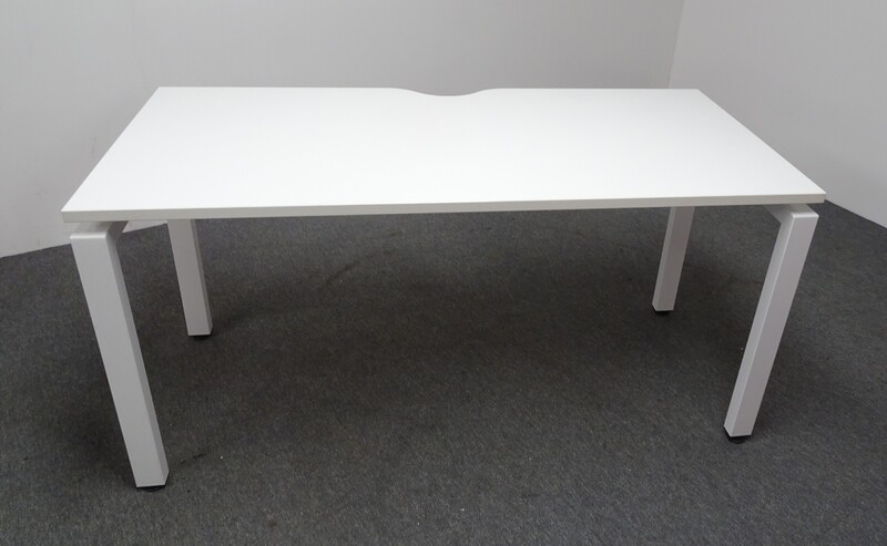 1500w mm Freestanding Desk in White