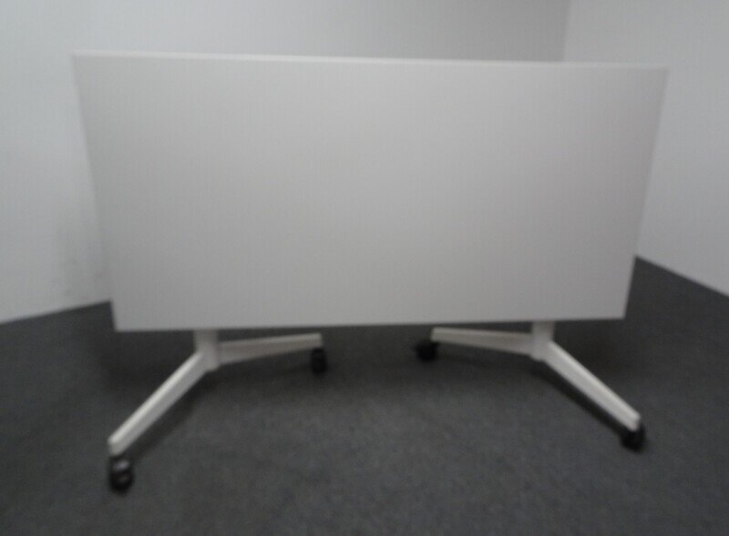 1600w mm Plain White Flip Top Table