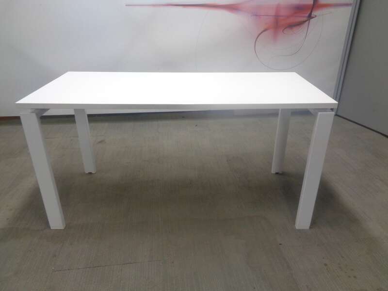 mm White Freestanding Desk