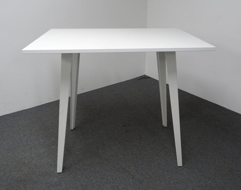 1200w mm White Poseur Table