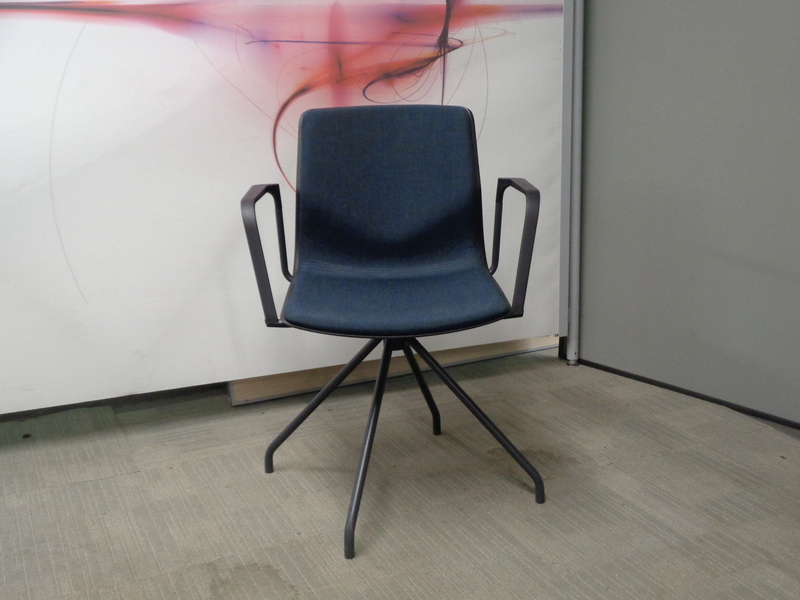 Strand nbspHvass Four Sure 11 Design Chair