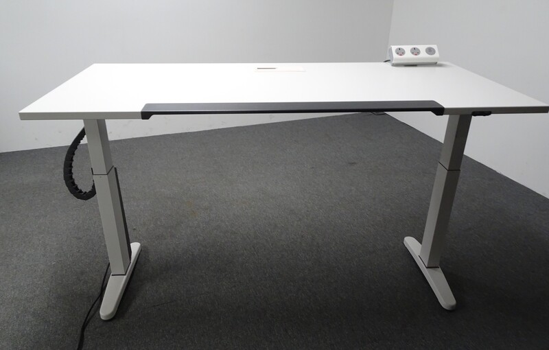 1600w mm Steelcase Ology Electric Desk