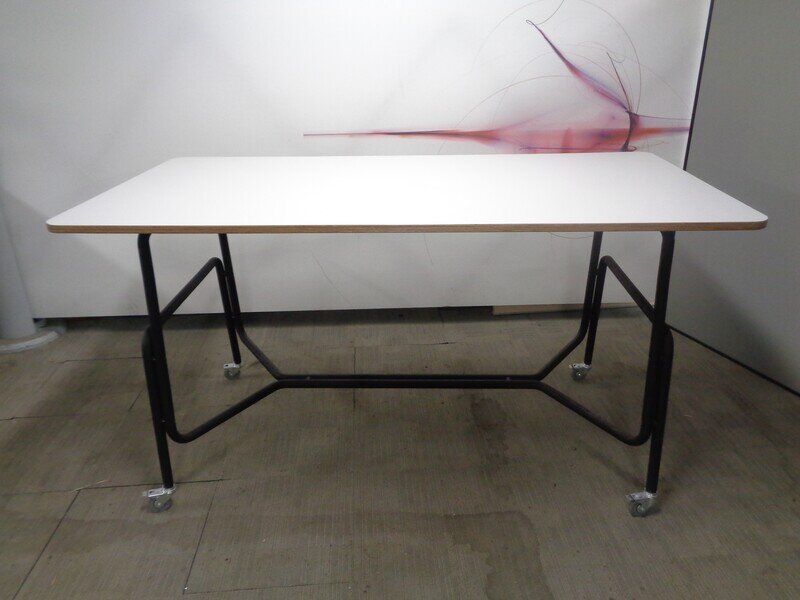 1050h mm Connection Tubes Poseur Table