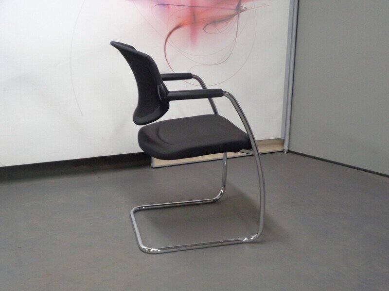 Giroflex Black Meeting Chair