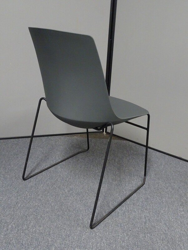 Torasen Arl 20 Chair Dark Grey