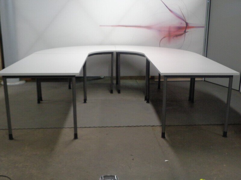 Freestanding Modular Table