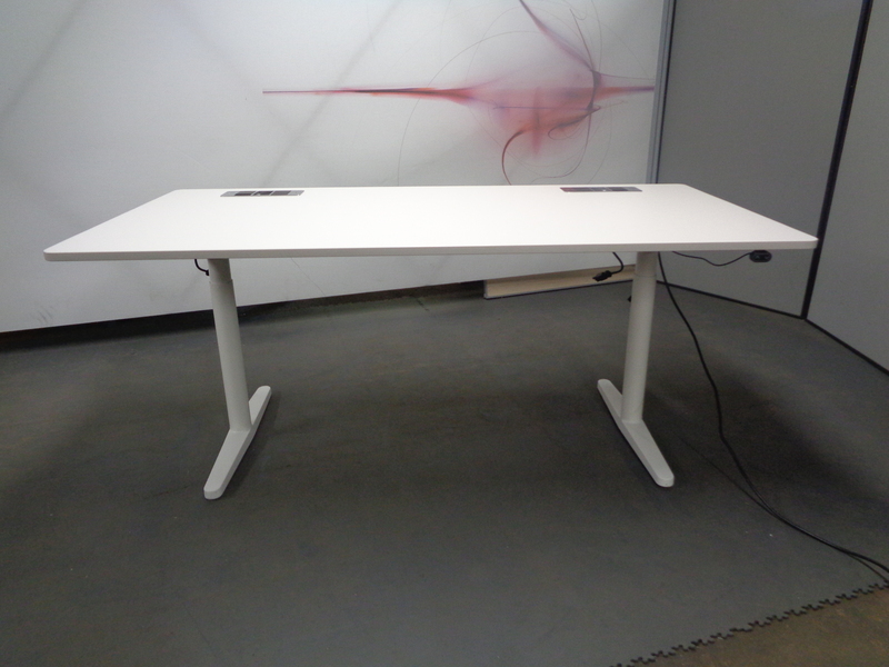1800w mm Vitra Tyde Electric Sit / Stand Desk